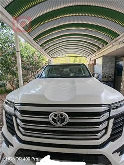 تۆیۆتا لاند کروزەر